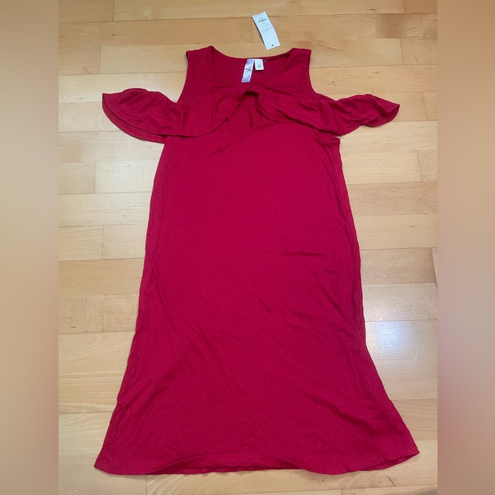 Red francesca’s ribbed cold shoulder dress. New with tags. Size small.